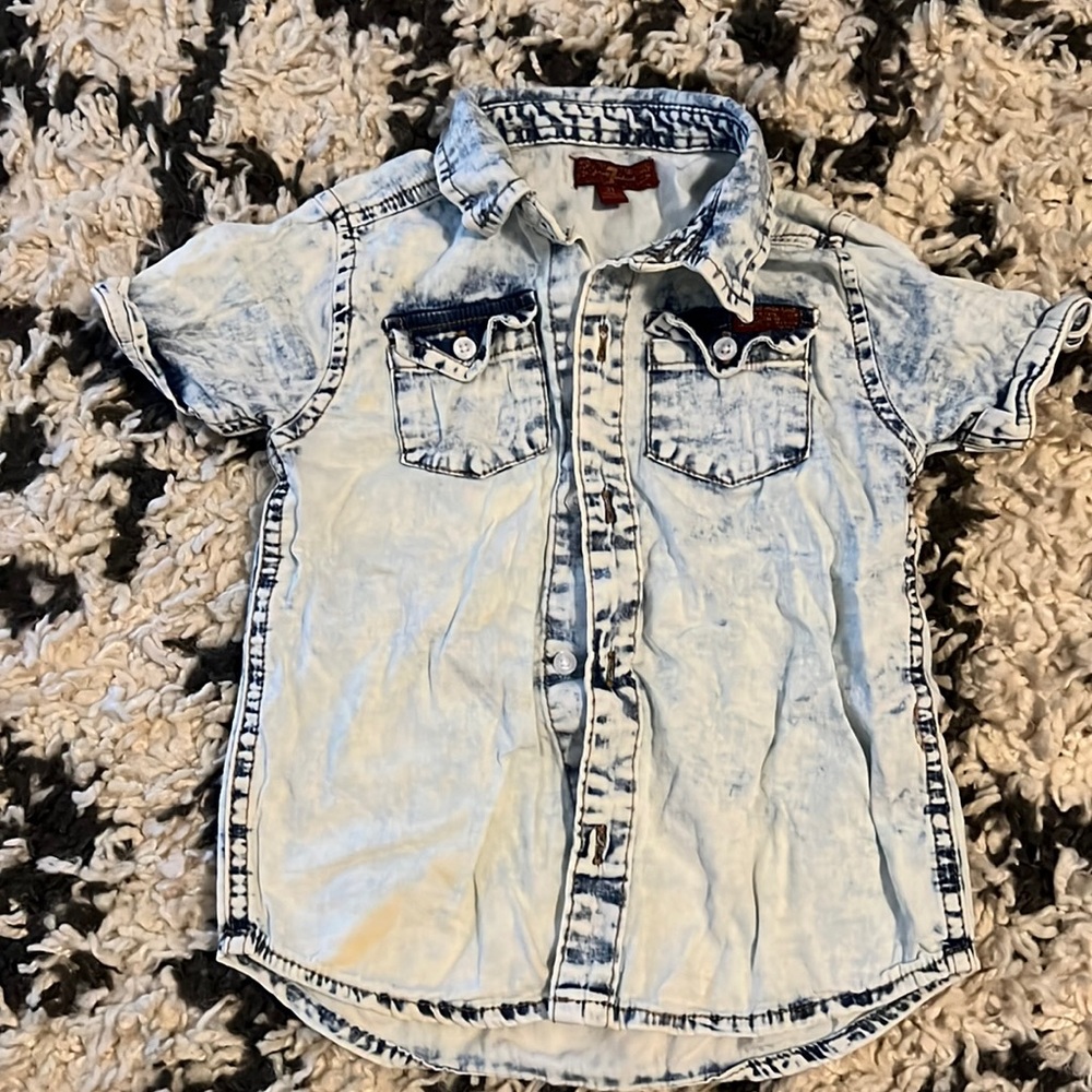 3t Seven button up